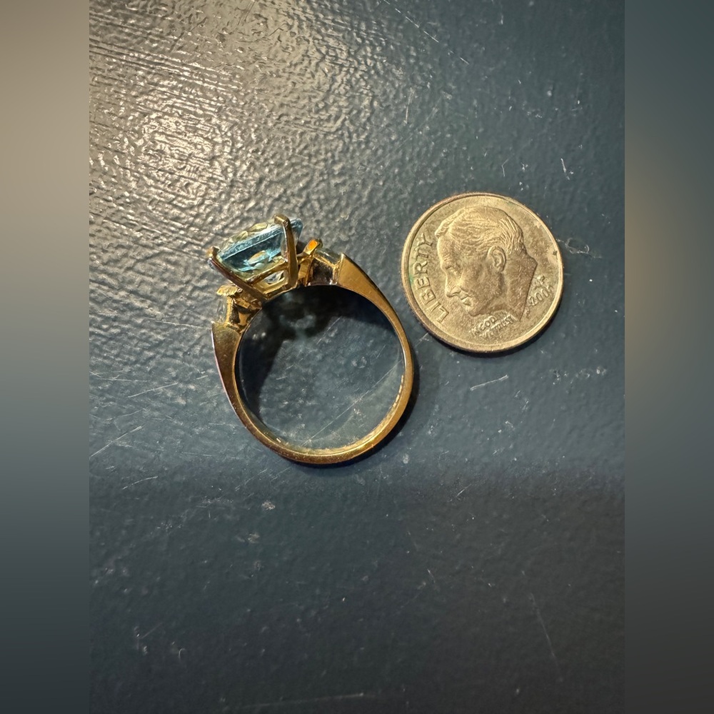 14k Yellow Gold Natural Blue Topaz Ring Size 6 1/2 - Picture 5 of 7